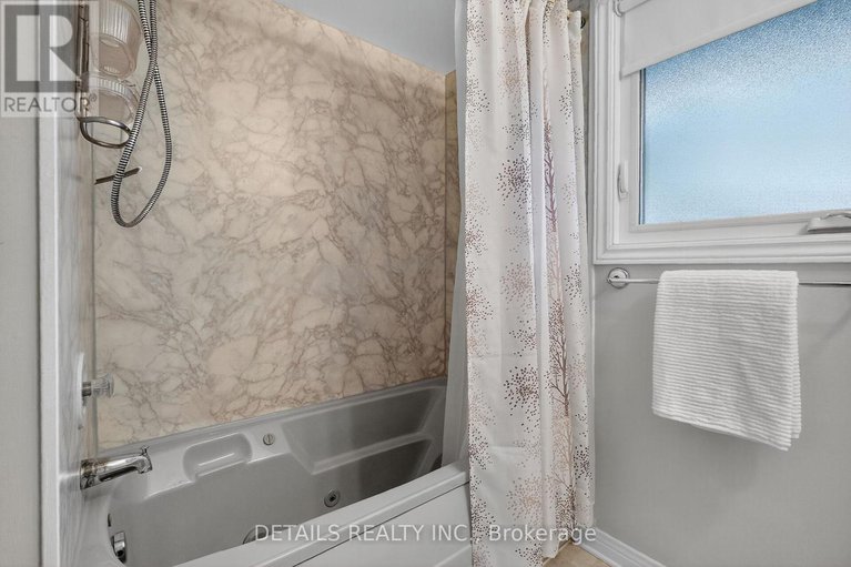 29077248/1031-connaught-avenue/queensway-terrace-north/ottawa/ontario/K2B5N2_27