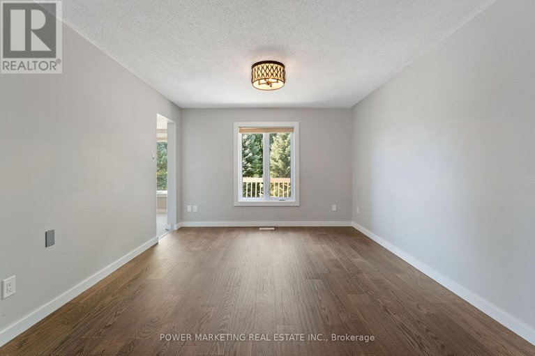 29131275/5722-kemplane-court/blackburn-hamlet-south/ottawa/ontario/K1W1B8_9