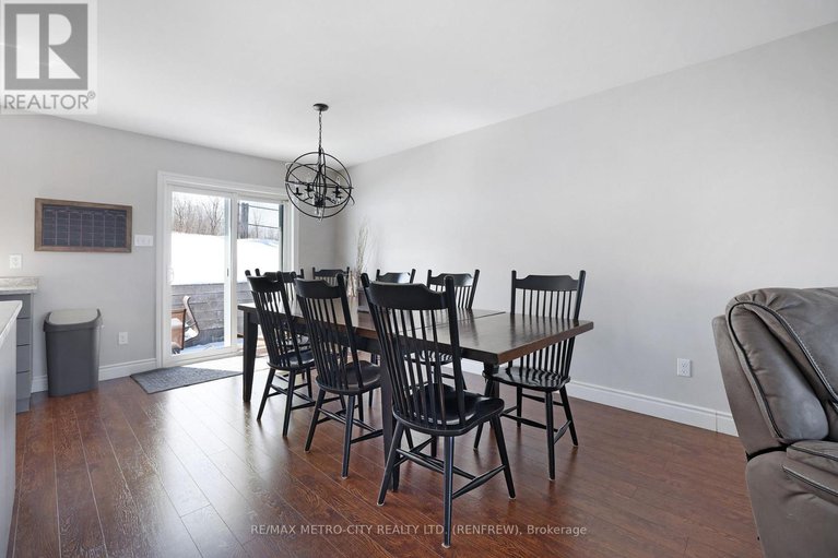 28154168/148-haramis-drive/renfrew/renfrew/ontario/K7V4M8_4