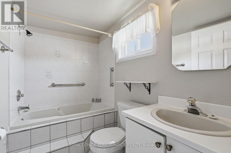 29440181/428-edwards-street/town-of-rockland/clarence-rockland/ontario/K4K1L6_17