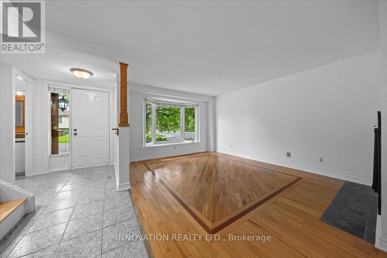 28436166/1553-marcoux-drive/bilberry-creekqueenswood-heights/ottawa/ontario/K1E2K5_5