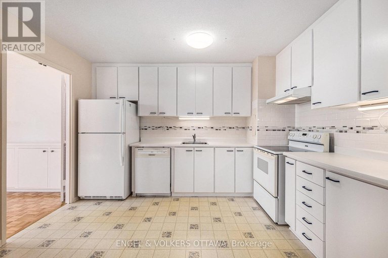 28919458/1110-2951-riverside-drive/mooneys-bayriverside-park/ottawa/ontario/K1V8W6_16