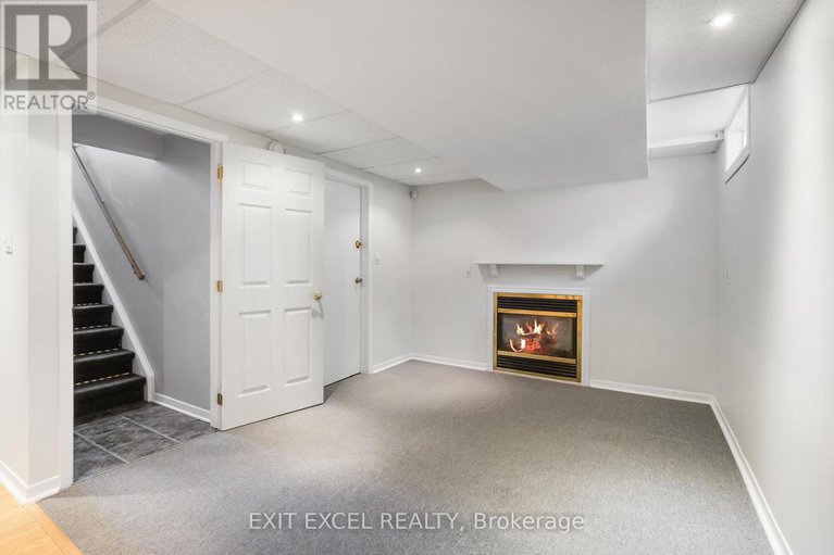 28416258/396-roxdale-avenue/bilberry-creekqueenswood-heights/ottawa/ontario/K1E1V5_23