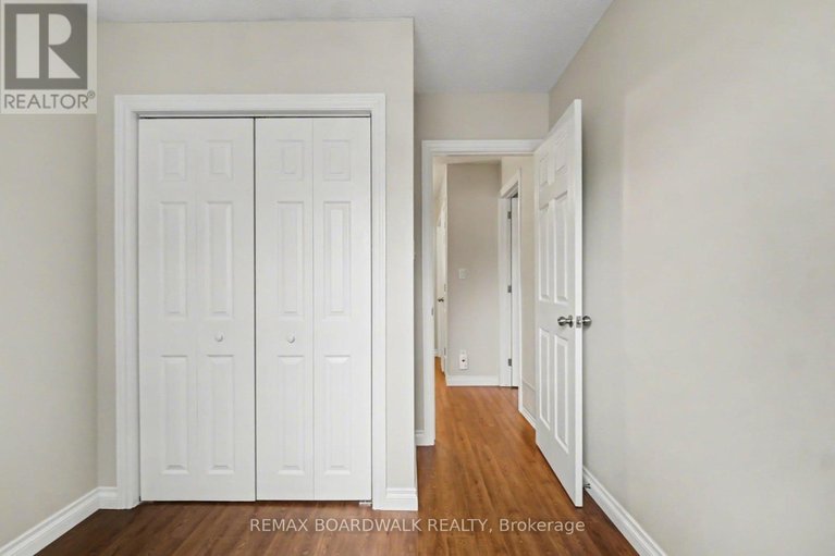 29619477/197-teal-crescent/chatelaine-village/ottawa/ontario/K1E2C3_24