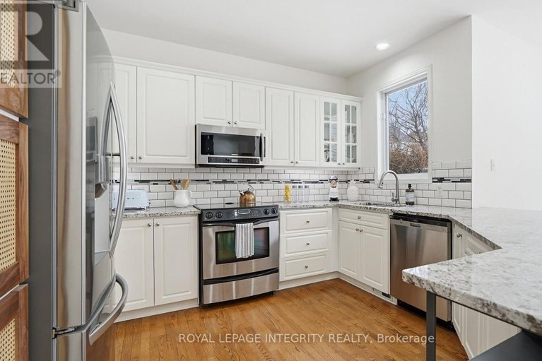 29430717/20-farmfield-crescent/emerald-meadowstrailwest/ottawa/ontario/K2M2S9_14