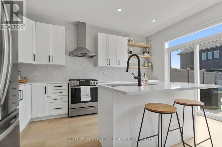 28715652/2104-caltra-crescent/half-moon-bay/ottawa/ontario/K2J6V4_13