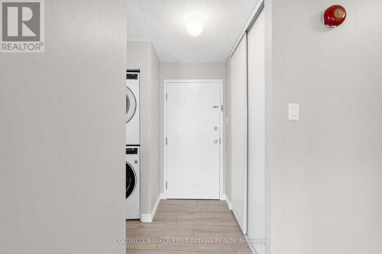 28820214/400-216-viewmount-drive/borden-farmstewart-farmcarleton-heightsparkwood-hills/ottawa/ontario/K2E7X4_6