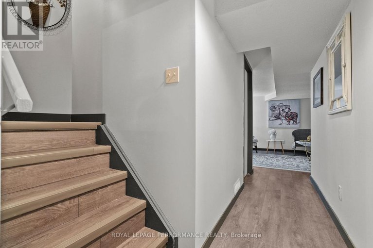 29485311/1126-millwood-court/convent-glen-north/ottawa/ontario/K1C3G1_30