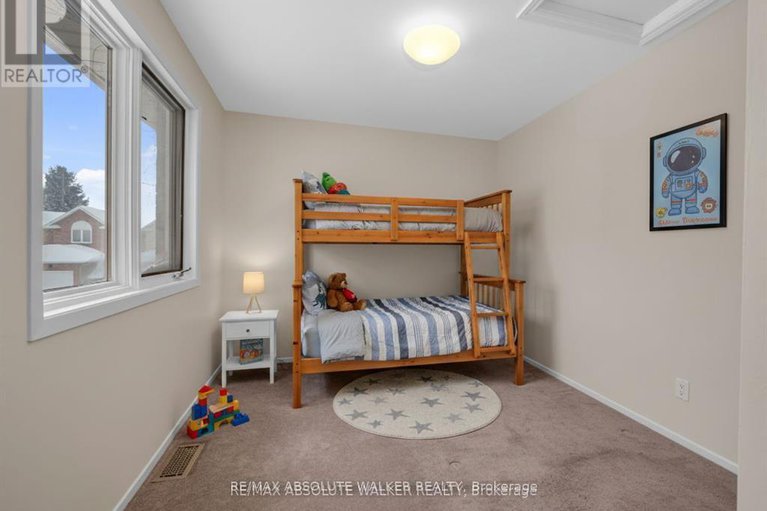 29436734/1-stradwick-avenue/cedargrovefraserdale/ottawa/ontario/K2J2X3_24