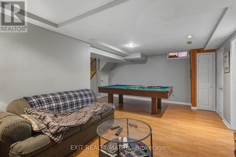 29401595/1123-burgundy-lane/convent-glen/ottawa/ontario/K1C2M9_23