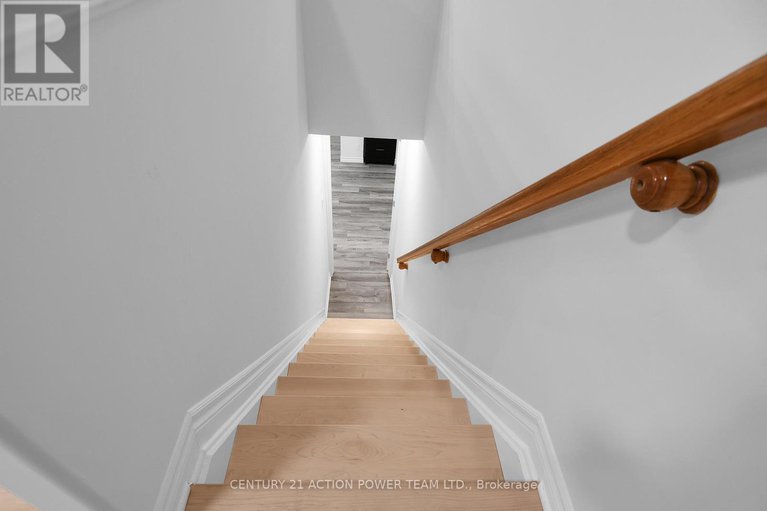 29163831/1969-loasa-lane/springridgeeast-village/ottawa/ontario/K4A4T4_31