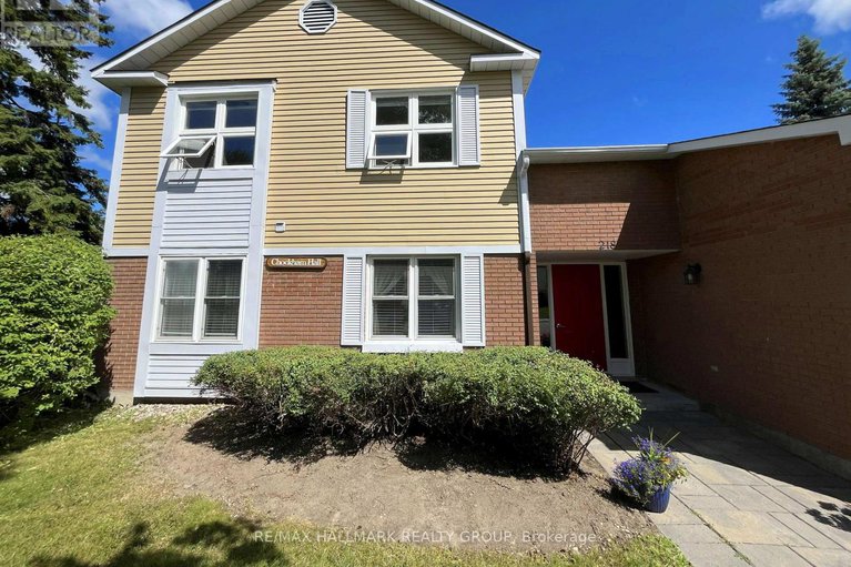 28920438/72-218-d-equestrian-drive/bridlewood/ottawa/ontario/K2M1E2_2
