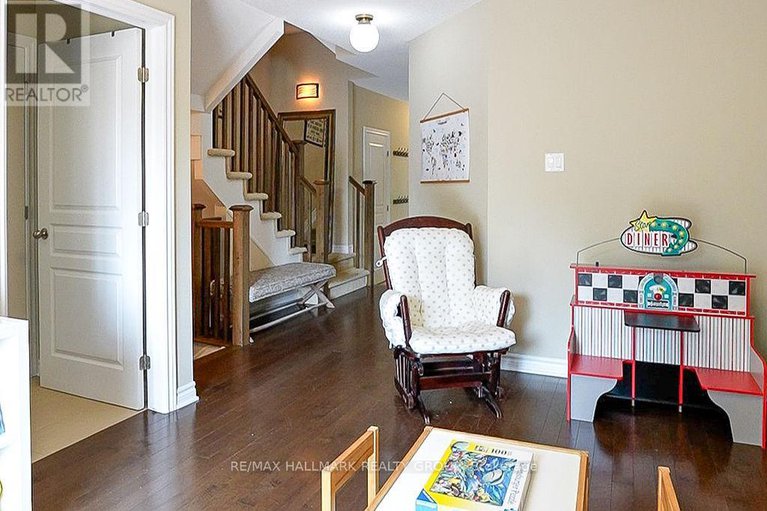 28558567/116-brilia-private/beacon-hill-south/ottawa/ontario/K1J0B7_17