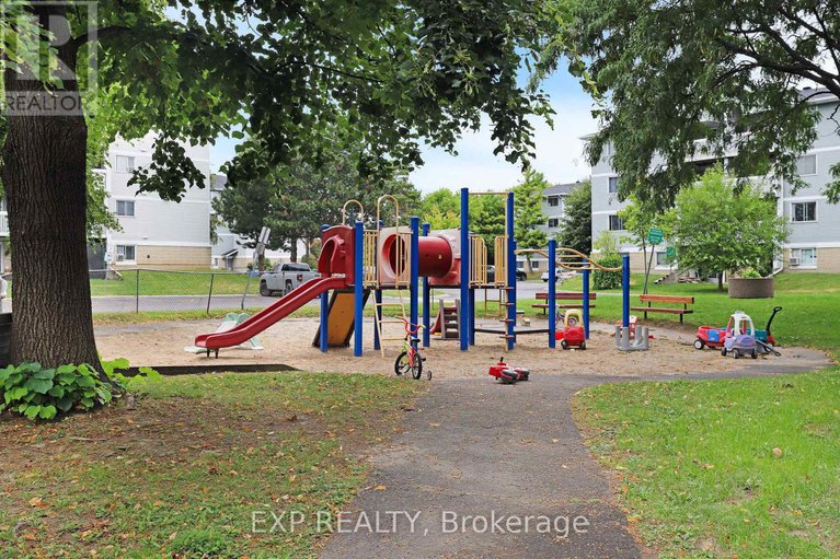 28834452/212-214-viewmount-drive/borden-farmstewart-farmcarleton-heightsparkwood-hills/ottawa/ontario/K2E7X3_25