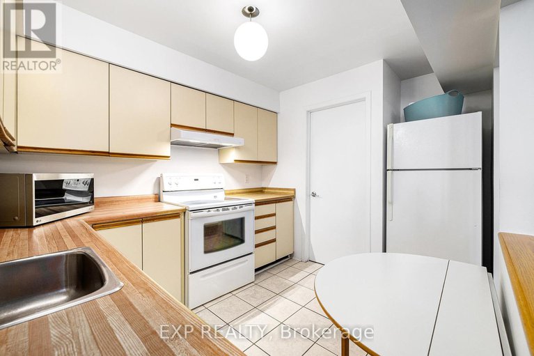 28423054/b-207-woodfield-drive/tanglewood/ottawa/ontario/K2G4P2_15