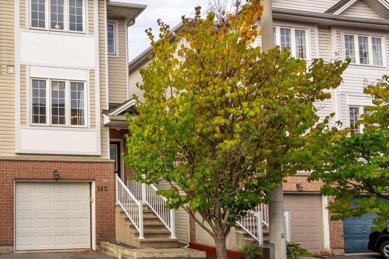 28991870/142-wharhol-private/westcliffe-estates/ottawa/ontario/K2H1G5_1