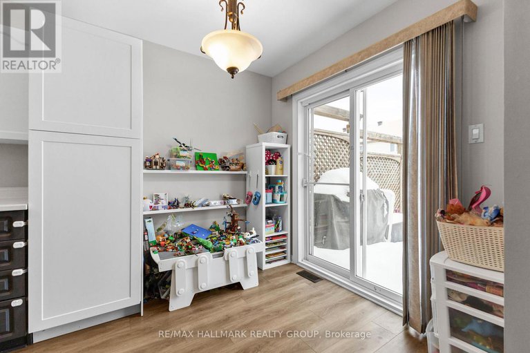 29246859/37-roblyn-way/barrhaven-east/ottawa/ontario/K2G5Z5_16