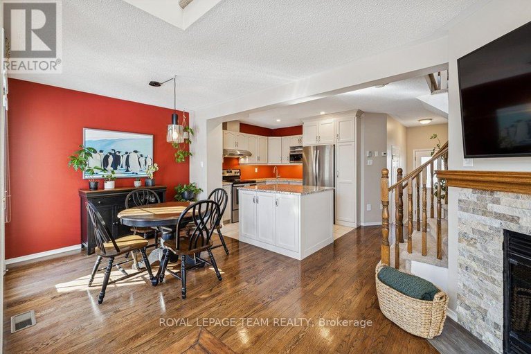 29366238/4298-sunwood-crescent/carson-grove/ottawa/ontario/K1J1B8_14