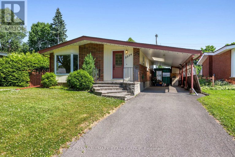 28611186/2234-bingham-street/elmvale-acresurbandale/ottawa/ontario/K1G2V7_2