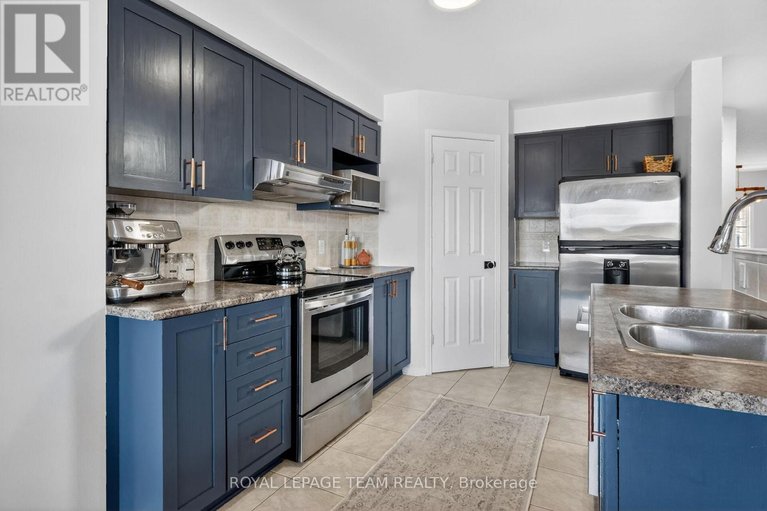 29615070/216-trail-side-circle/springridgeeast-village/ottawa/ontario/K4A5B5_17