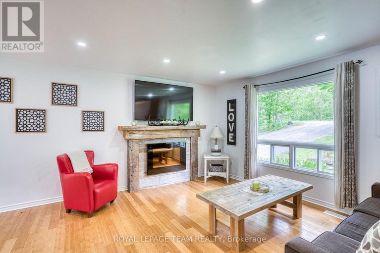 28363594/285-drummond-11-concession/drummond-n-elmsley-drummond-twp/drummondnorth-elmsley/ontario/K7C0C5_33
