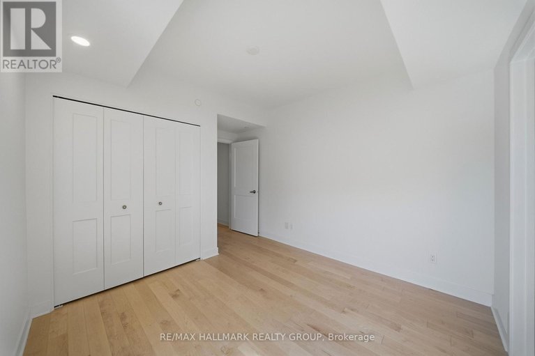 29589386/2001-180-george-street/lower-townbyward-market/ottawa/ontario/K1N0G8_16