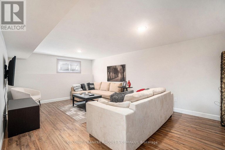 28847376/2722-stone-crescent/redwood-park/ottawa/ontario/K2H6Z1_23