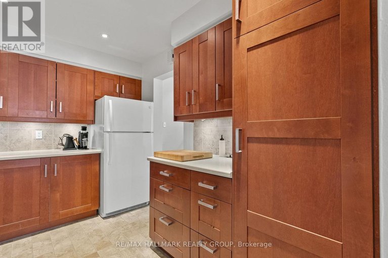 29460135/14-405-montfort-street/vanier/ottawa/ontario/K1L8G8_7