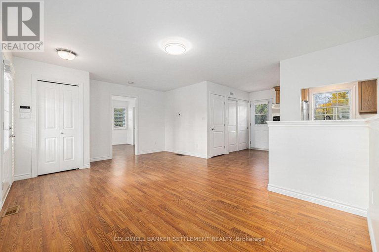 29078721/118-bay-street/drummond-n-elmsley-drummond-twp/drummondnorth-elmsley/ontario/K7C4K9_6