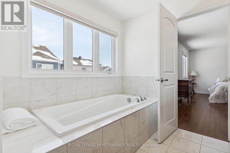 29542563/845-snap-hook-crescent/half-moon-bay/ottawa/ontario/K2J6V7_37