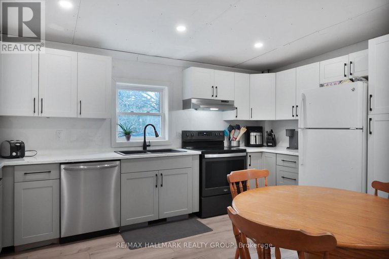 29081358/475-centre-street/winchester/north-dundas/ontario/K0C2K0_4