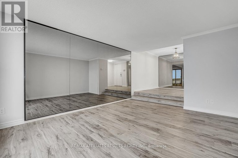 29621627/1609-415-greenview-avenue/britannia/ottawa/ontario/K2B8G5_17