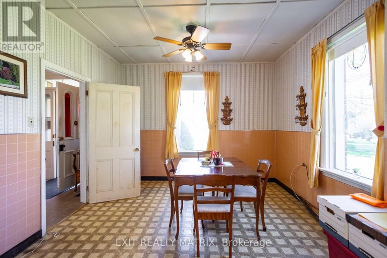 28439324/74-craig-street/village-of-russell/russell/ontario/K4R1A2_16