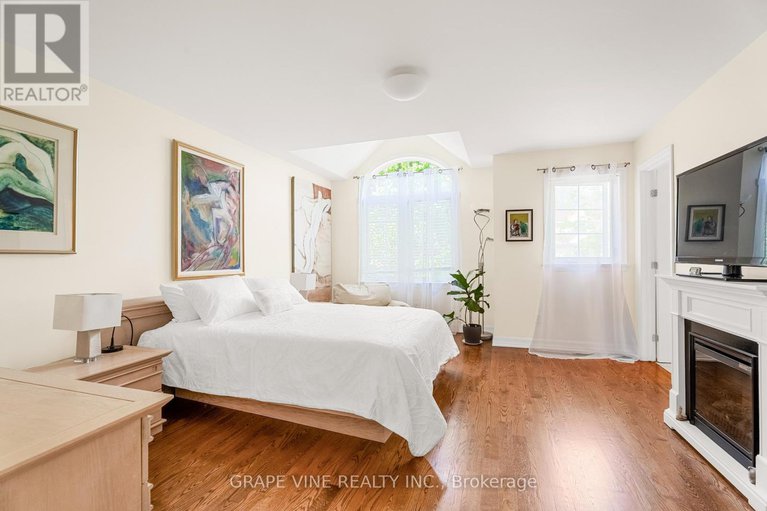 28366149/709-melbourne-avenue/laurentianview/ottawa/ontario/K2A1X4_22