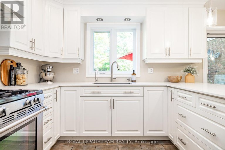 28910635/5239-mclean-crescent/manotick-long-island-nicholls-island/ottawa/ontario/K4M1G1_17