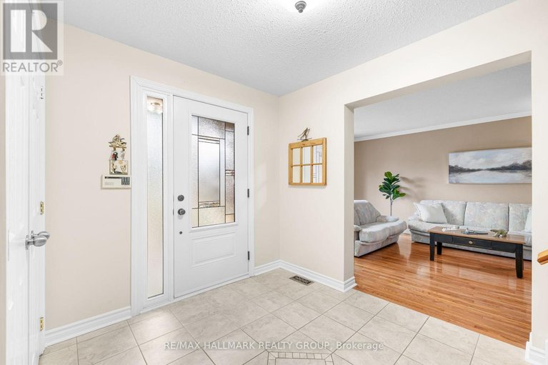 29599851/906-chaleur-way/convent-glen/ottawa/ontario/K1C2S1_4