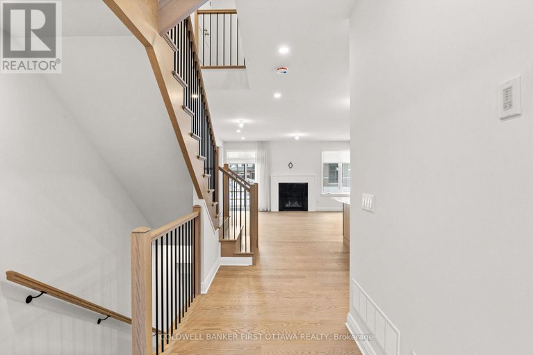 28420939/1322-whitlow-grass-way/morgans-grantsouth-march/ottawa/ontario/K2W0N5_4