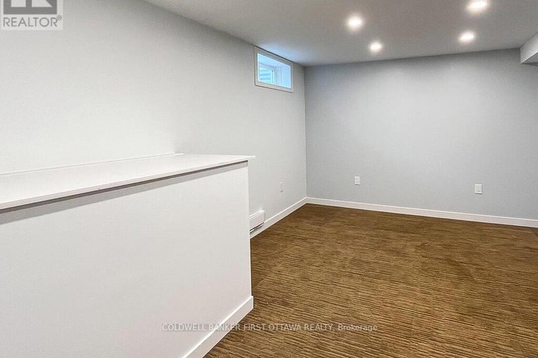 28873248/5c-woodvale-green/craig-henrywoodvale/ottawa/ontario/K2G4G9_25