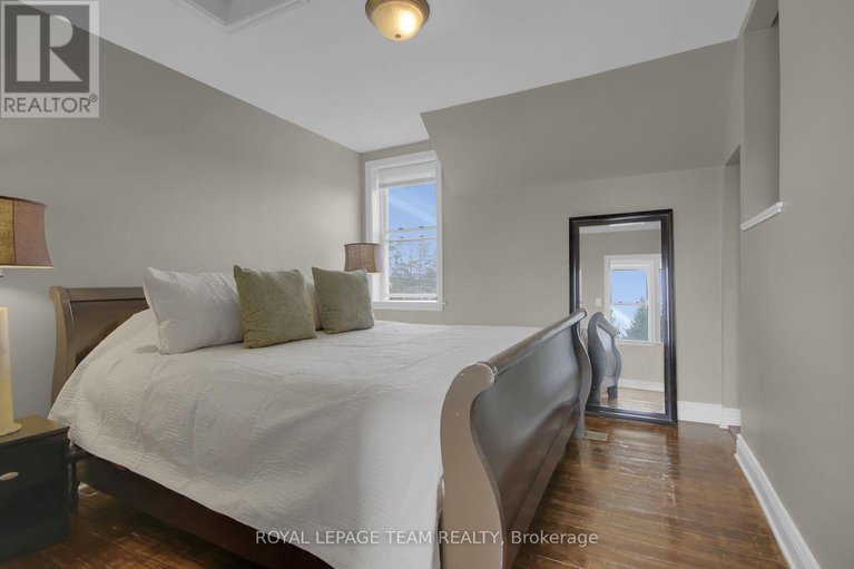 28403299/1456-meadow-drive/greely/ottawa/ontario/K4P1B1_28