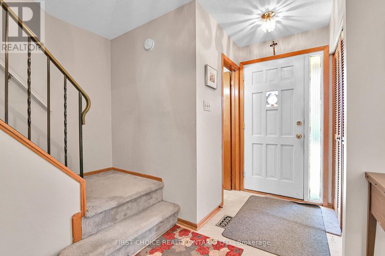 29003190/1577-claymor-avenue/carleton-heights/ottawa/ontario/K2C1T4_3