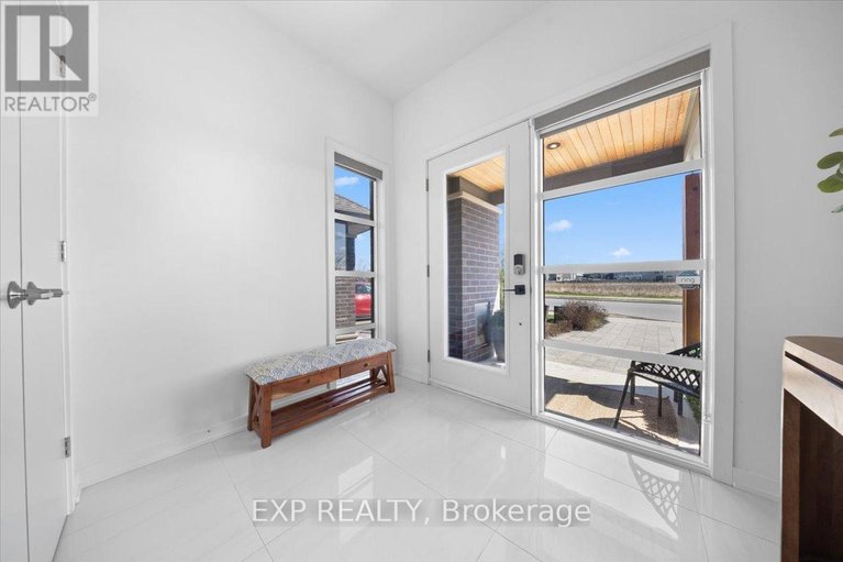 29639799/769-brian-good-avenue/riverside-southgloucester-glen/ottawa/ontario/K4M0E3_3