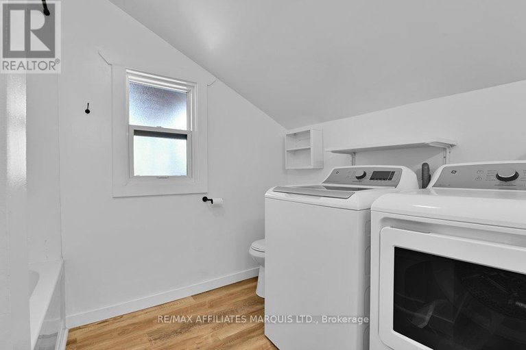 29404761/70-augusta-street/morrisburg/south-dundas/ontario/K0C1X0_9