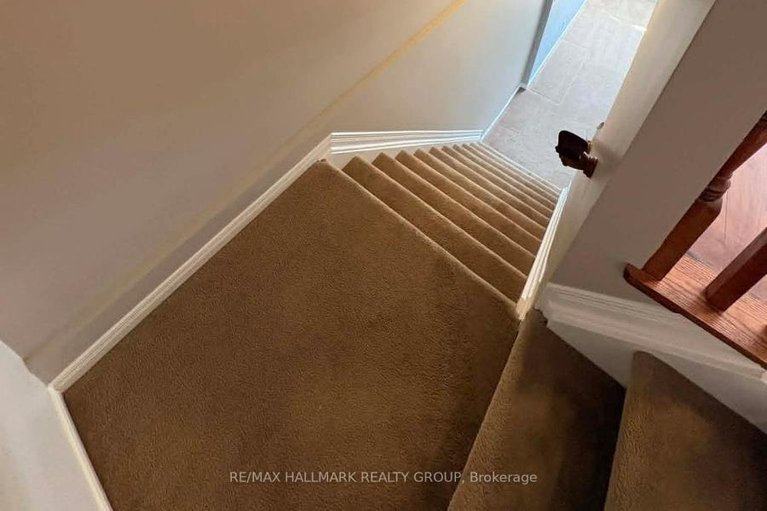 29639074/756-nakina-way/riverside-southgloucester-glen/ottawa/ontario/K1V2J1_34