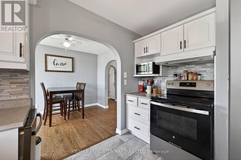 29642596/11-gray-avenue/long-sault/south-stormont/ontario/K0C1P0_10