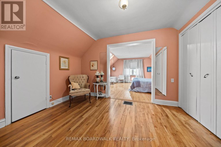 29393366/961-kingsmere-avenue/mckellar-heightsglabar-park/ottawa/ontario/K2A3K3_27