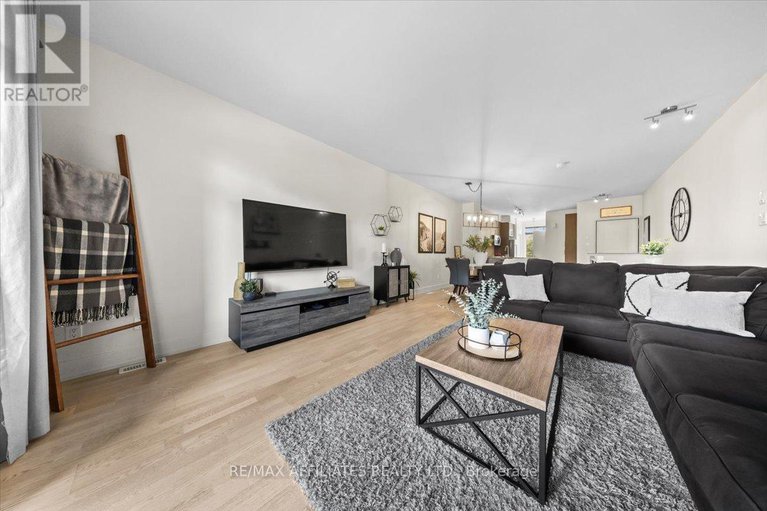 28756079/3-23-bergeron-private/chapel-hill/ottawa/ontario/K1C0C2_16