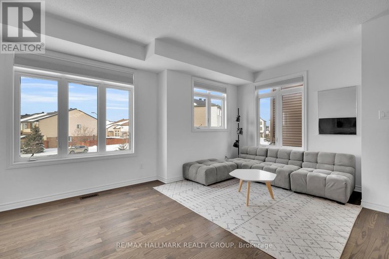 29294452/26-barn-swallow-private/riverside-southgloucester-glen/ottawa/ontario/K4M0H5_15