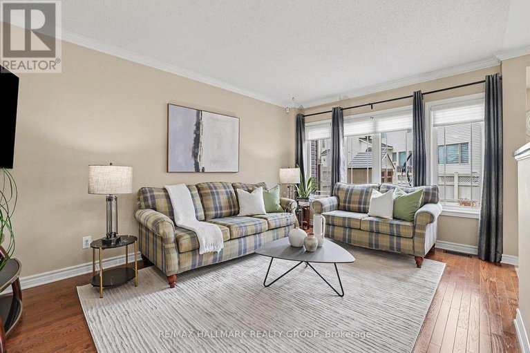 29687151/217-gossamer-street/mer-bleuebradley-estatesanderson-park/ottawa/ontario/K1W0B9_15