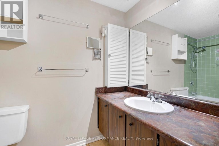 28970576/113-1465-baseline-road/copeland-park/ottawa/ontario/K2C3L9_26