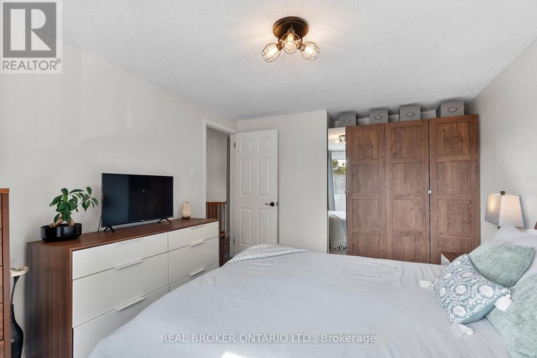 28983719/a-3911-old-richmond-road/arbeatha-park/ottawa/ontario/K2H8T9_18